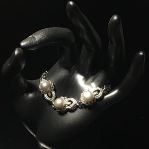 Gray Cultured Pearl Rhinestone Bracelet